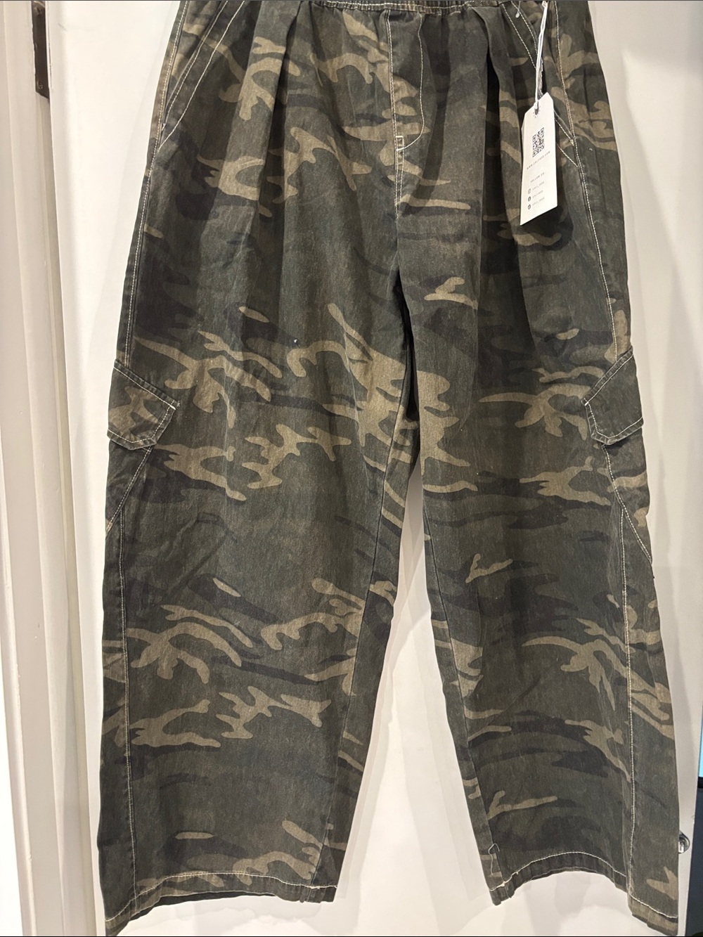 Wide Leg Camo Cargo Pants — Green Camouflage